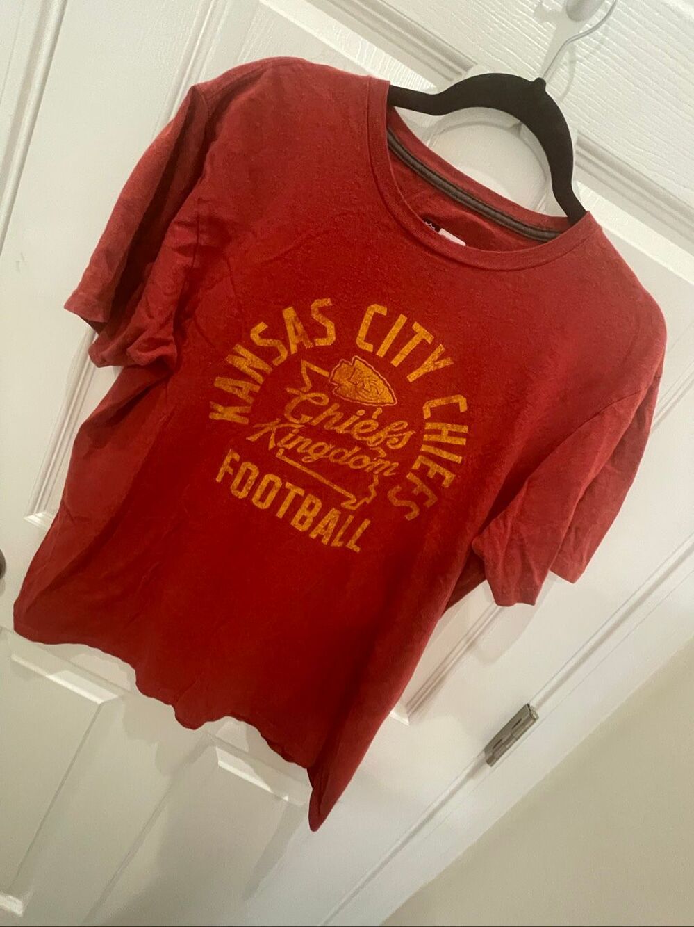 Kansas City Chiefs NFL Team Apparel L Red Football T-Shirt